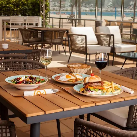 Hotell Monterrey By Pierre & 4*