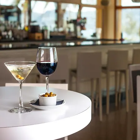 Monterrey By Pierre & 4* Ρόζες
